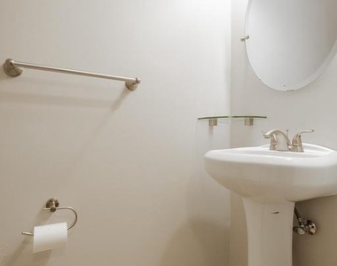 2911 Montauk Court - Photo Thumbnail 16