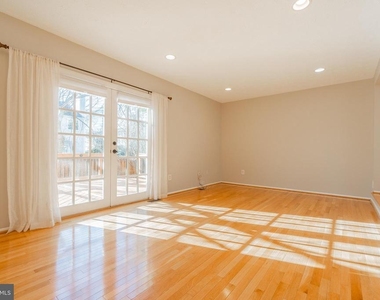 2911 Montauk Court - Photo Thumbnail 12