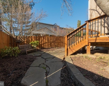2911 Montauk Court - Photo Thumbnail 32