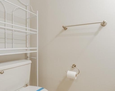 2911 Montauk Court - Photo Thumbnail 15