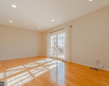 2911 Montauk Court - Photo Thumbnail 10