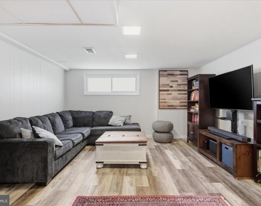 10703 Almond Street - Photo Thumbnail 18