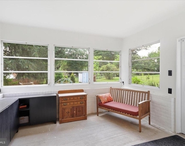 10703 Almond Street - Photo Thumbnail 9