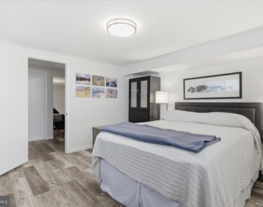 10703 Almond Street - Photo Thumbnail 21