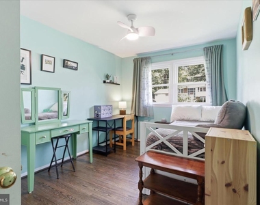 10703 Almond Street - Photo Thumbnail 15
