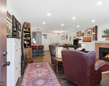 10703 Almond Street - Photo Thumbnail 2