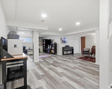 10703 Almond Street - Photo Thumbnail 17