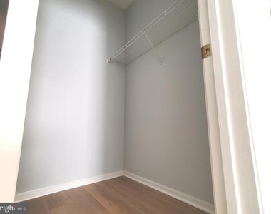 6005 Rosebud Lane - Photo Thumbnail 17