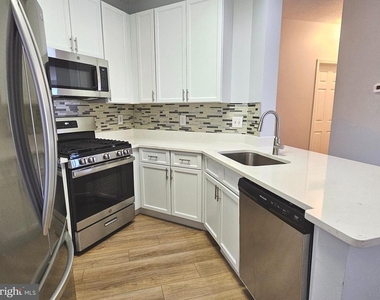6005 Rosebud Lane - Photo Thumbnail 2