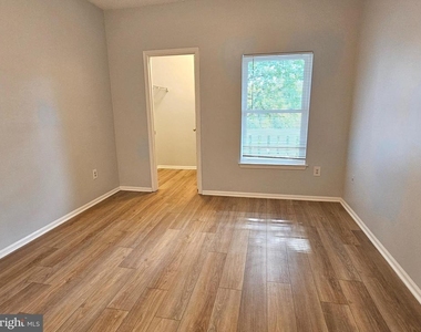 6005 Rosebud Lane - Photo Thumbnail 15