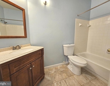 6005 Rosebud Lane - Photo Thumbnail 24