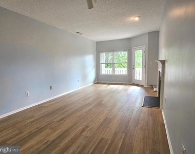 6005 Rosebud Lane - Photo Thumbnail 9