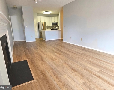 6005 Rosebud Lane - Photo Thumbnail 11