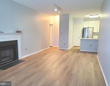 6005 Rosebud Lane - Photo Thumbnail 7