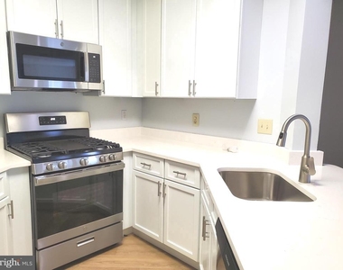 6005 Rosebud Lane - Photo Thumbnail 5