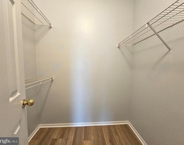 6005 Rosebud Lane - Photo Thumbnail 23