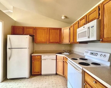 152 Brookland Court - Photo Thumbnail 8