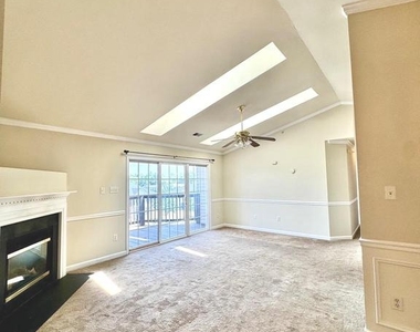 152 Brookland Court - Photo Thumbnail 4