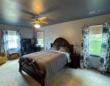 100 Greenbrier Terrace - Photo Thumbnail 11