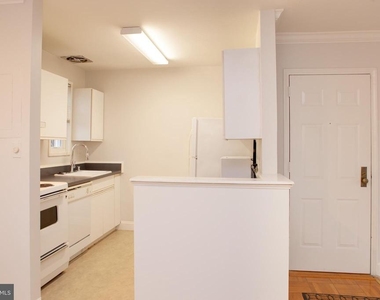 1712 W Abingdon Drive - Photo Thumbnail 5