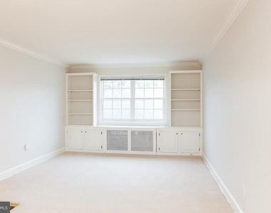 1712 W Abingdon Drive - Photo Thumbnail 1