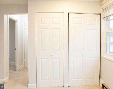 1712 W Abingdon Drive - Photo Thumbnail 8