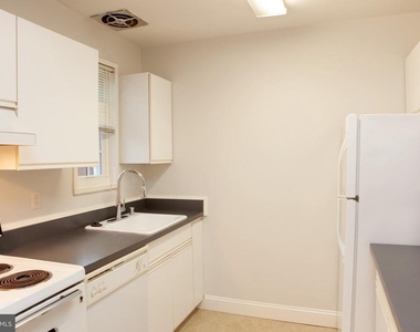 1712 W Abingdon Drive - Photo Thumbnail 6
