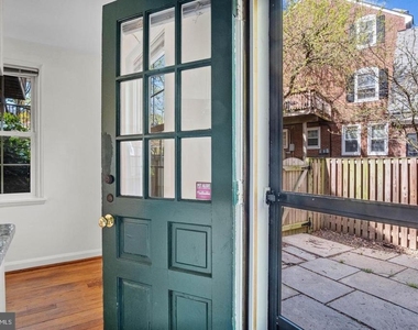 3305 S Wakefield Street - Photo Thumbnail 10