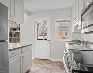 3305 S Wakefield Street - Photo Thumbnail 8