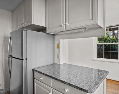 3305 S Wakefield Street - Photo Thumbnail 6