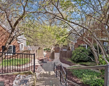 3305 S Wakefield Street - Photo Thumbnail 2