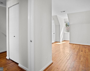 3305 S Wakefield Street - Photo Thumbnail 12