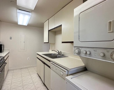 1530 Key Boulevard - Photo Thumbnail 11