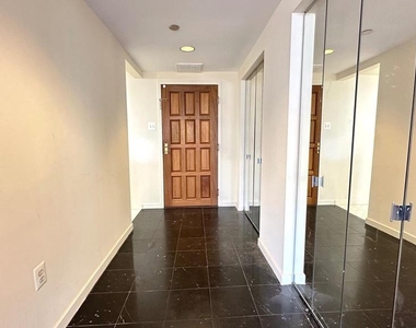 1530 Key Boulevard - Photo Thumbnail 3