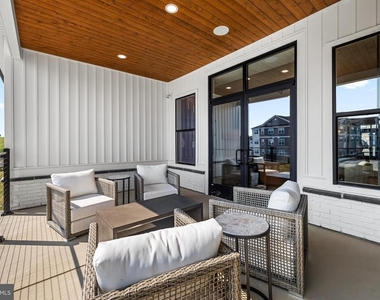 1003 Admiral Lane - Photo Thumbnail 31