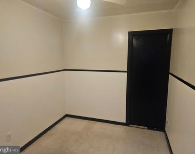 181 S Tulpehocken Street - Photo Thumbnail 3