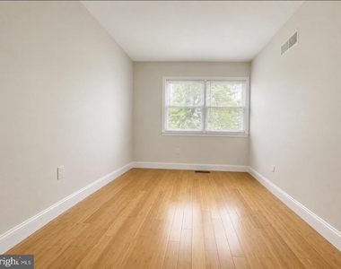 8828 Cottage Street - Photo Thumbnail 9
