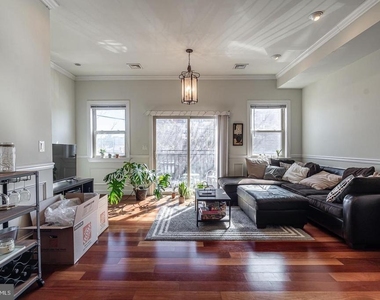 329 W Girard Avenue - Photo Thumbnail 5
