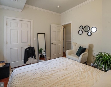 329 W Girard Avenue - Photo Thumbnail 10