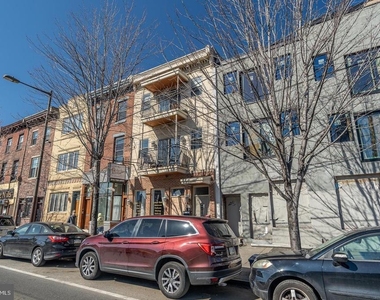 329 W Girard Avenue - Photo Thumbnail 18