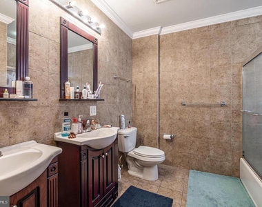 329 W Girard Avenue - Photo Thumbnail 7