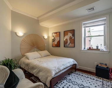 329 W Girard Avenue - Photo Thumbnail 8
