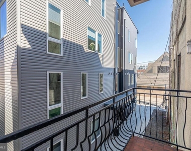 329 W Girard Avenue - Photo Thumbnail 14
