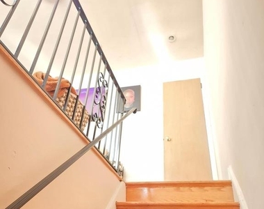 7254 Mansfield Avenue - Photo Thumbnail 2