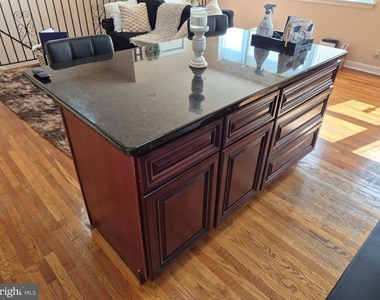 7254 Mansfield Avenue - Photo Thumbnail 8
