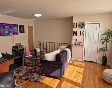 7254 Mansfield Avenue - Photo Thumbnail 3