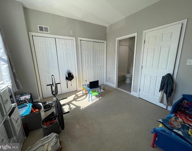 667 N 39th Street - Photo Thumbnail 10
