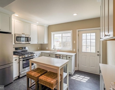 1523 S Clarion Street - Photo Thumbnail 3
