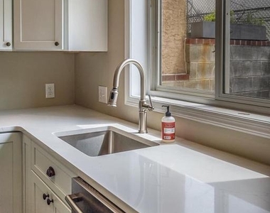 1523 S Clarion Street - Photo Thumbnail 4