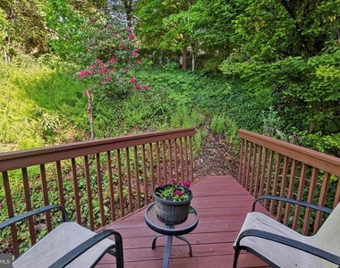 626 Lakeside Avenue - Photo Thumbnail 12